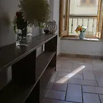 Scappo In Umbria, Nel Vicolo Amelia