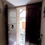 Scappo In Umbria, Nel Vicolo Amelia