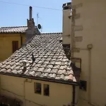 Scappo In Umbria, Nel Vicolo Apartmán