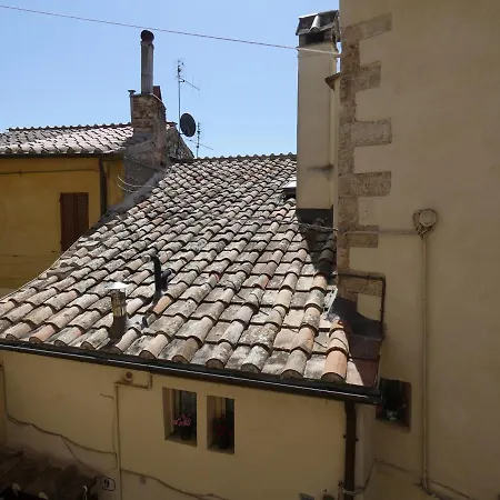 Scappo In Umbria, Nel Vicolo Apartamento