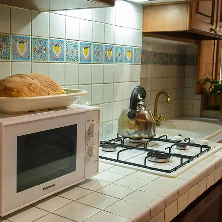 Scappo In Umbria, Nel Vicolo *